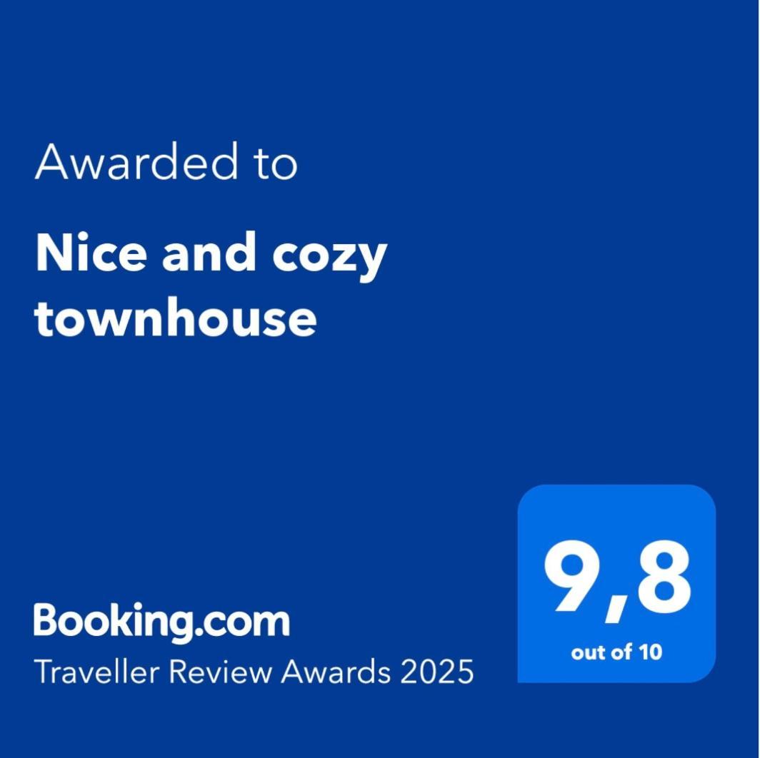 Nice And Cozy Townhouse โรวานิเอมิ ภายนอก รูปภาพ